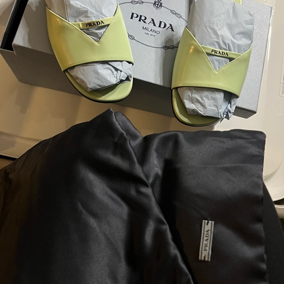 Cute Prada sandals - Picture 5 of 6